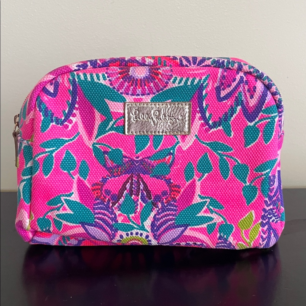 Lilly Pulitzer cosmetic pouch in the "She's Too Fly" print